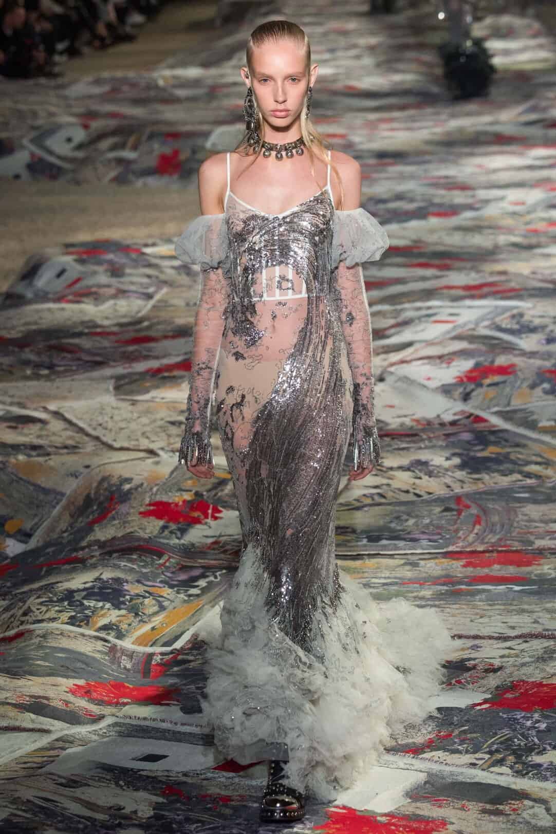 Alexander McQueen: Ready-to-wear SS17 - 10 Magazine